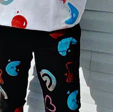 MAGICALLY DELICIOUS SWEATPANTS/SWEAT-SHORTS